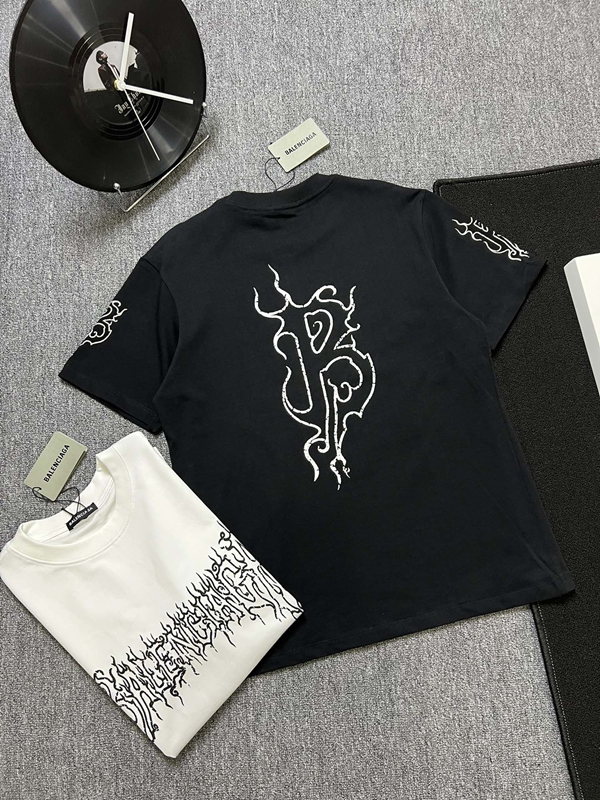 ブランドTシャツ全体デザイン